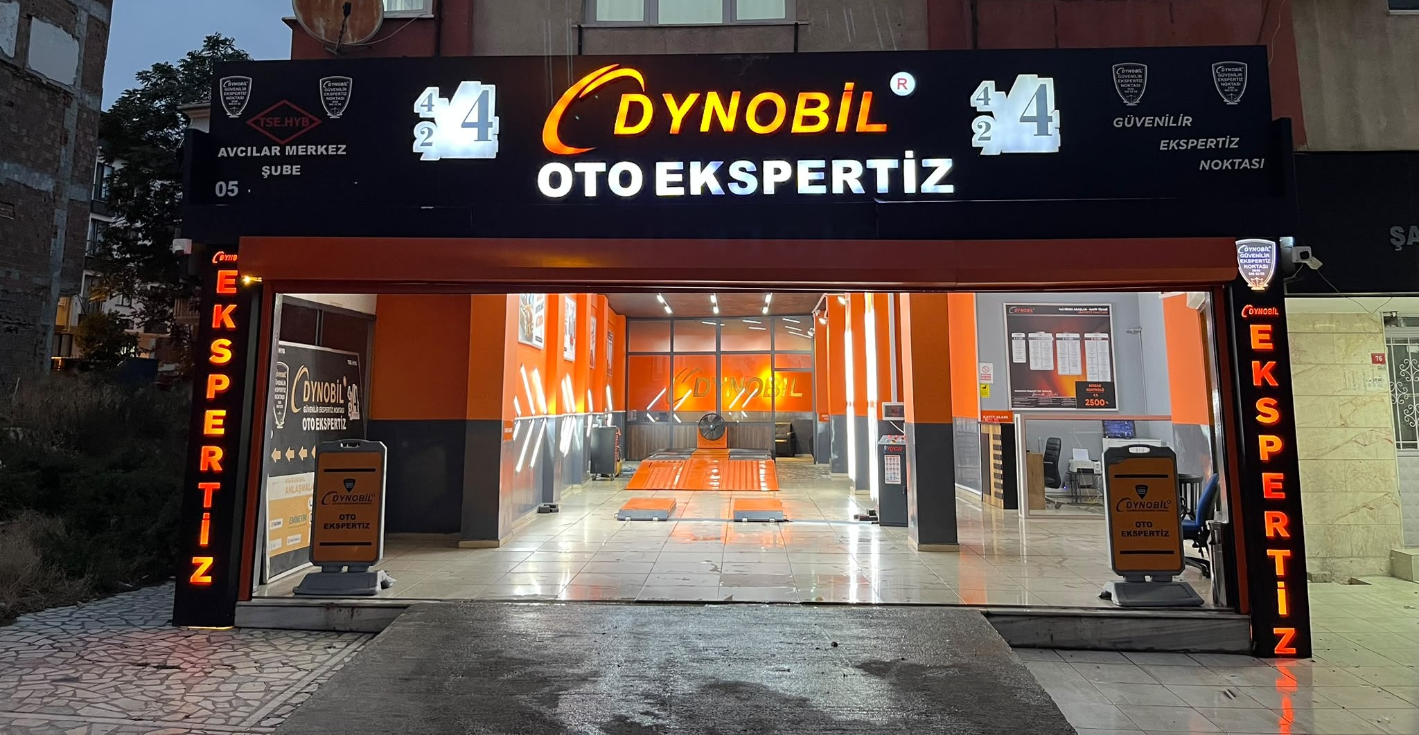 Dynobil Avcılar Merkez Şube giriş cephesi
